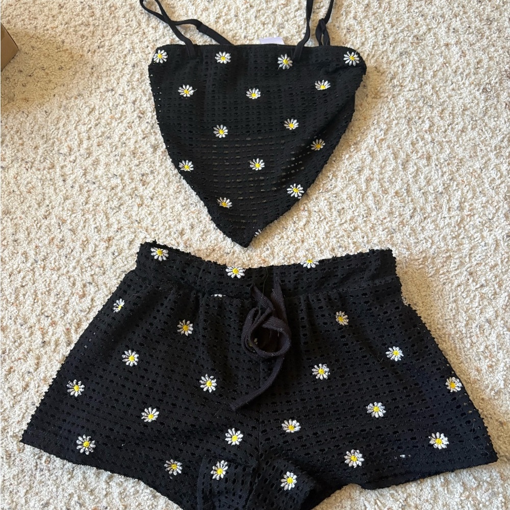 No Boundaries Black Daisy Set